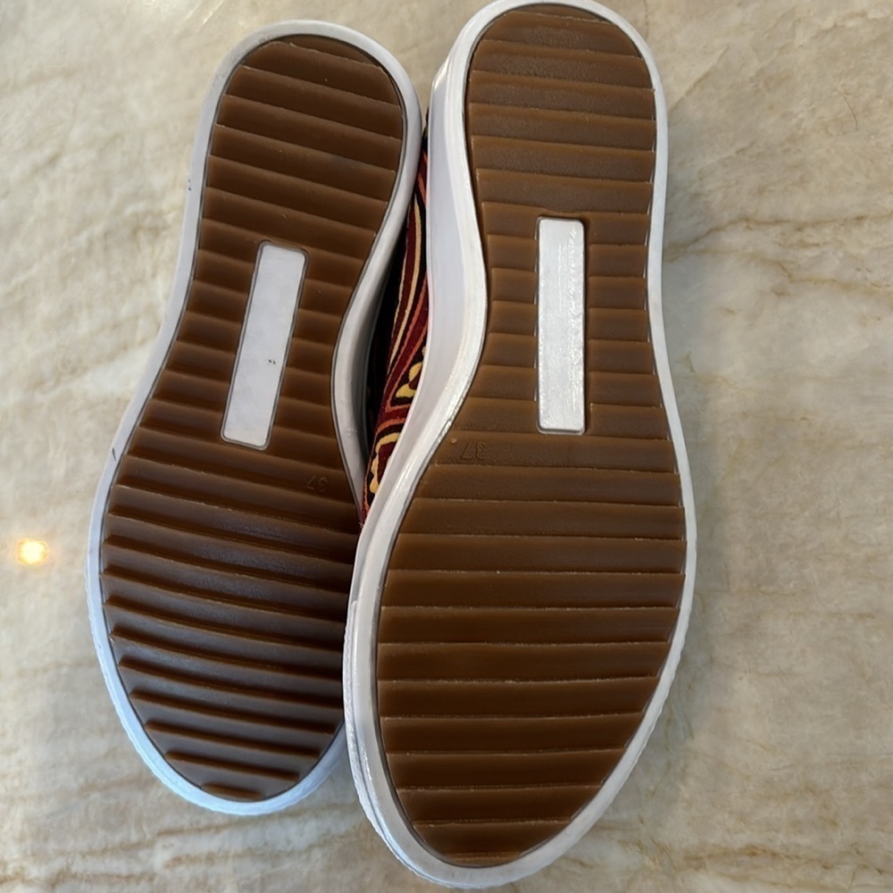 Teysha Adventure Sneaker size 7 women - Picture 2 of 6